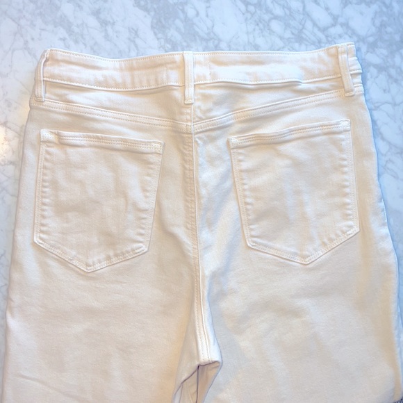 ATHLETA Size 12 Tall Sculptek Flex Straight Ankle Jeans in Bone White - Picture 9 of 12